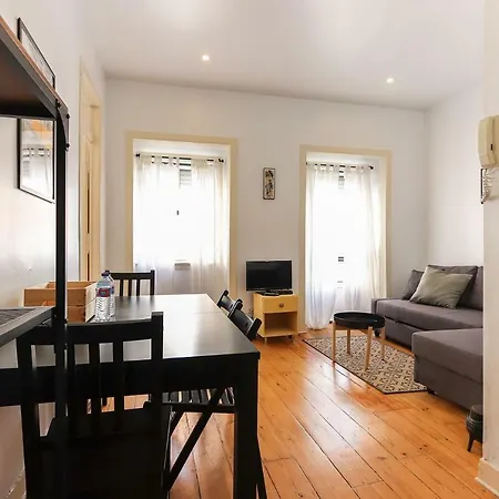 Cosy Alcantara By Homing Apartment
